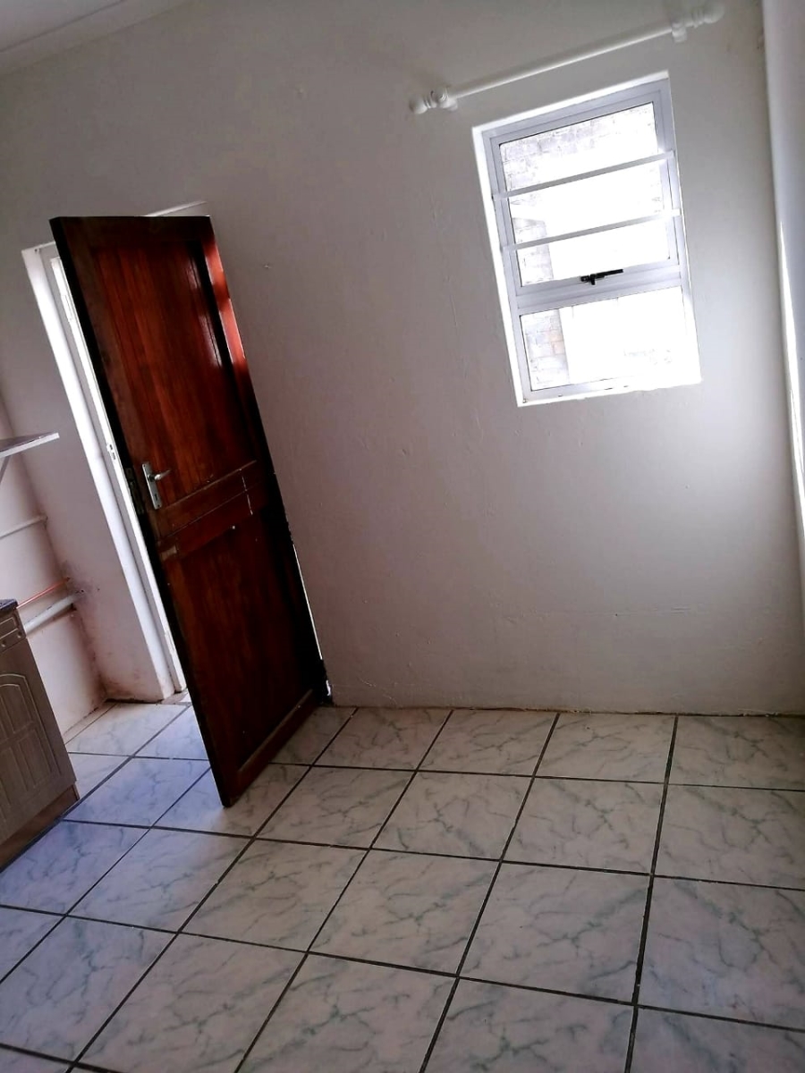 6 Bedroom Property for Sale in Highgate Eastern Cape